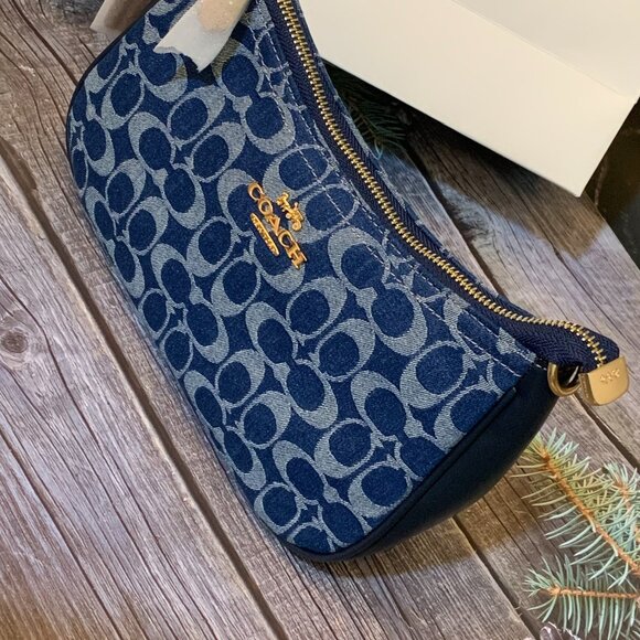 Coach Handbags - 🩰 NWT 🧨 Coach Teri Shoulder Bag In Signature Denim Cherry CAF82 💎